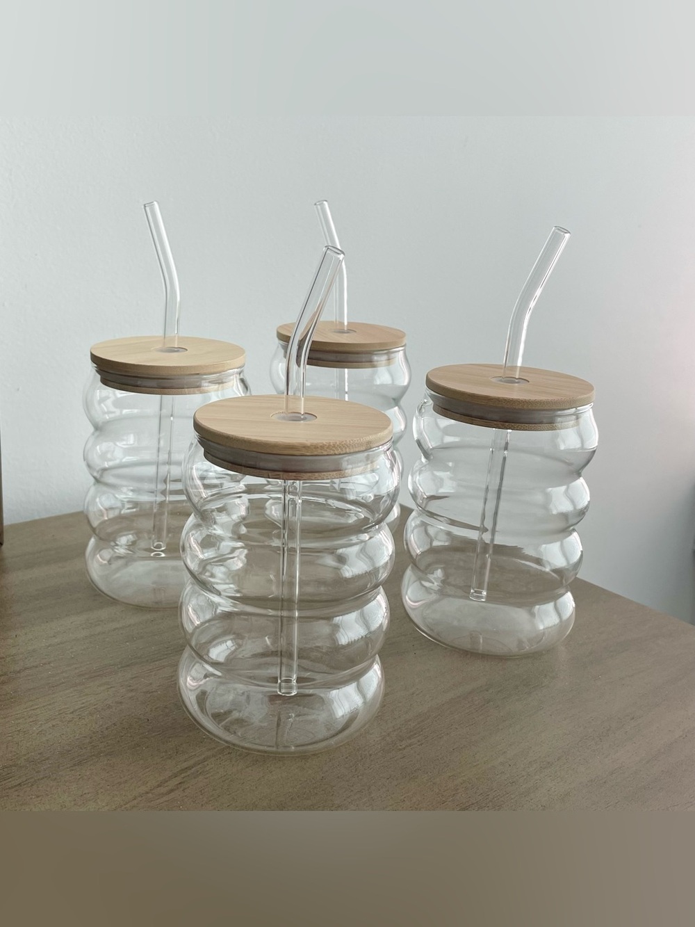 NWT Lilly Ribbed Glass Sippers with Bamboo Lids and Glass straws, 18 oz Set of 4 - Picture 4 of 16